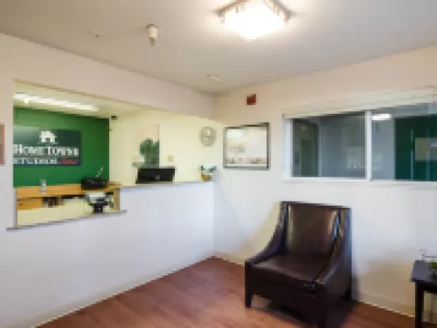 ホームタウン スタジオズ デンバー - ソーントン バイ レッド ルーフ ソーントンのホテル