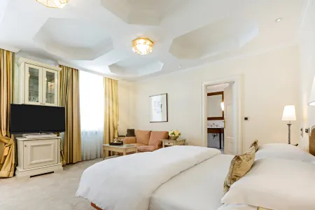 Excelsior Hotel Ernst am Dom Отели рядом с достопримечательностью «Melaten-Friedhof»