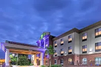 Holiday Inn Express & Suites Picayune-Stennis Space Cntr.