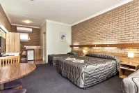 Holbrook Town Centre Motor Inn Hotels in Holbrook