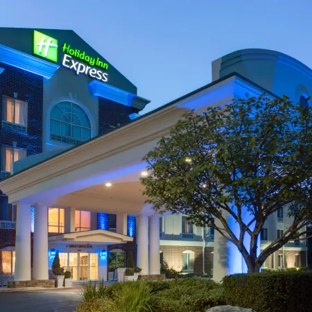 Holiday Inn Express & Suites TOWER CENTER NEW BRUNSWICK by IHG