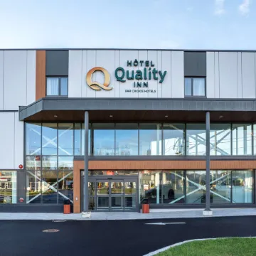 Quality Inn Отели рядом с достопримечательностью «Ле-Ривьер»