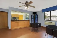 Super 8 by Wyndham Havre de Grace Aberdeen Area Hotels in Havre de Grace
