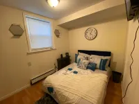 Lovely 2 Bedroom in Brooklyn Sleeps 5 Các khách sạn gần Lubavitch Yeshiva Crown