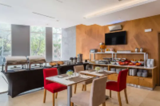 รามาดา อังคอร์ โดย วินดัม ลิมา ซาน อิซิดโร