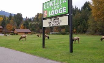 Cowlitz River Lodge
