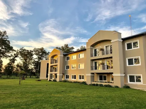 Howard Johnson Resort & Convention Center Ezeiza - พร้อมWifi