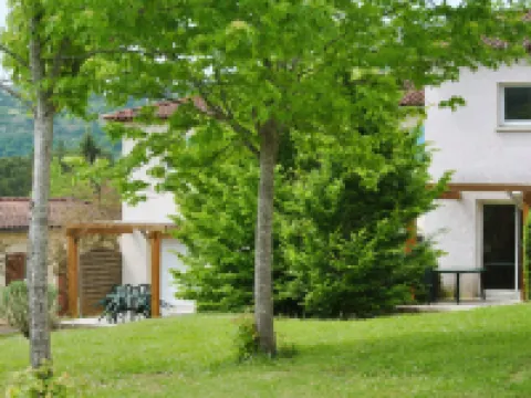 Domaine des Cazelles Hotels in Cajarc