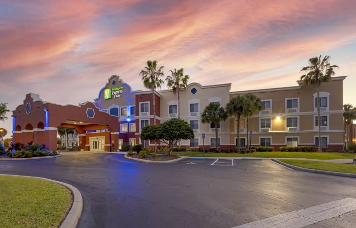 Holiday Inn Express & Suites THE VILLAGES by IHG