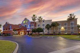 Holiday Inn Express & Suites THE VILLAGES by IHG