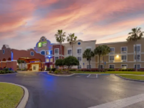 Holiday Inn Express & Suites THE VILLAGES by IHG Hotels in Lake County