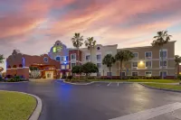 Holiday Inn Express & Suites the Villages فنادق في Lady Lake