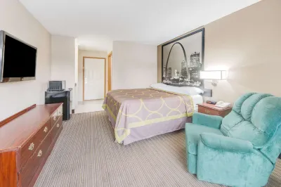 Super 8 by Wyndham Neosho Hotels near Hickory Creek RV Park