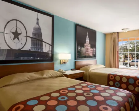 Super 8 by Wyndham Austin Downtown/Capitol Area オースティンのホテル