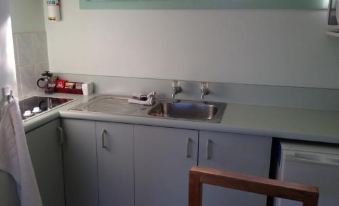 Owaka Lodge Motel