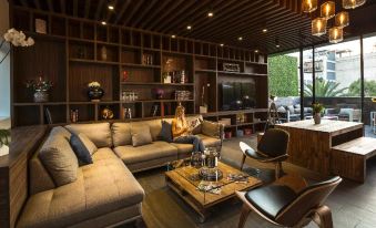 Flow Condesa - Adults Only