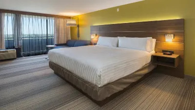 Holiday Inn Express Fullerton - Anaheim Hotels near Athletics Department