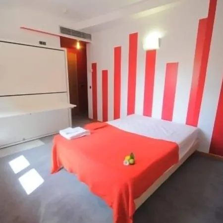 Albergue Revolutum Hostel