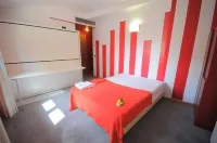 Albergue Revolutum Hostel