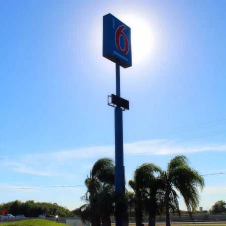 Motel 6 Winnie, TX