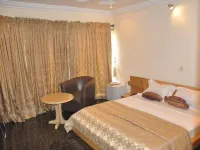 Solitude Hotel Yaba