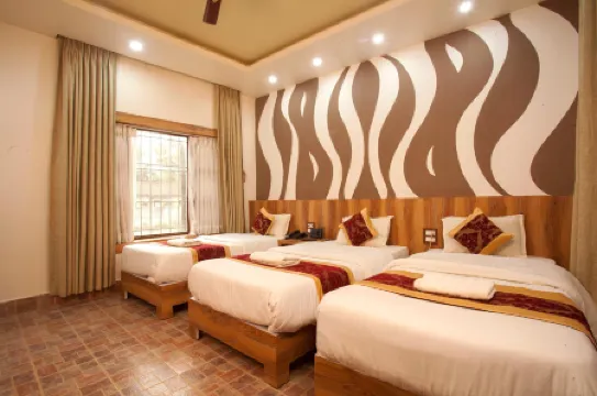 Jungle Safari Lodge- Serenity in the Wild