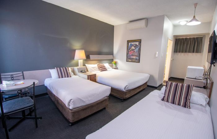 The Mid City Motor Lodge