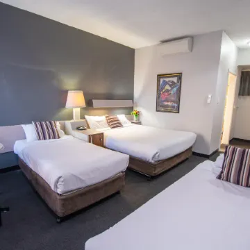 The Mid City Motor Lodge