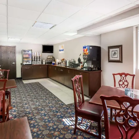 Days Inn by Wyndham Grand Island I-80