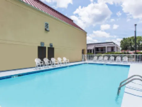 Days Inn by Wyndham Dillon Hotels in Dillon County