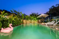 Flamingo Villa with Spacious Rooms & Large Pool - Near Hoi An Old Town 200m