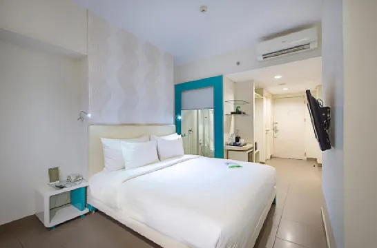 Blue Sky Hotel Petamburan Отели рядом с достопримечательностью «Бунг Карно»