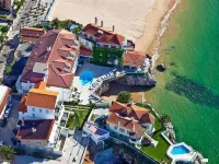 The Albatroz Hotel Hotels near Rainha Beach