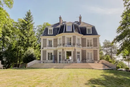 Château d'Avesnes - le Castelet Отели в г. Форж-Лез-О