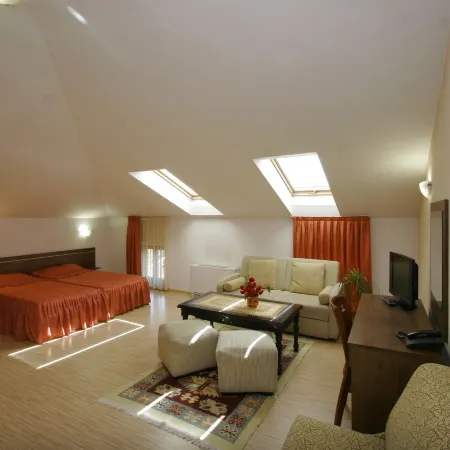 Hotel Alafrangite