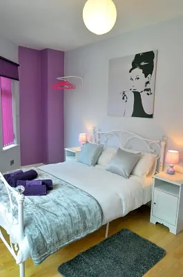 Old Trafford Guest House Hotels in Sale