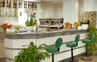 Hotel Mida - ที่มีบาร์