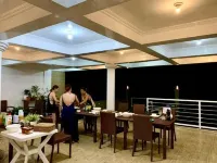 PamAnilao and Padoy's Dive Camp - Aamiainen