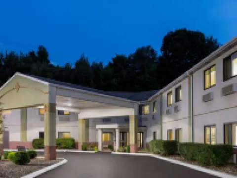 Super 8 by Wyndham Grove City スプリングフィールドのホテル