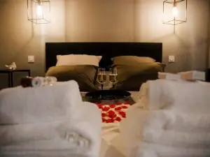 La Suite Romantique Avec Jacuzzi au Cœur de Perpignan
