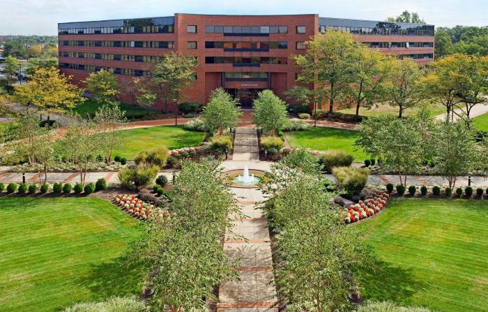 Crowne Plaza EDISON by IHG