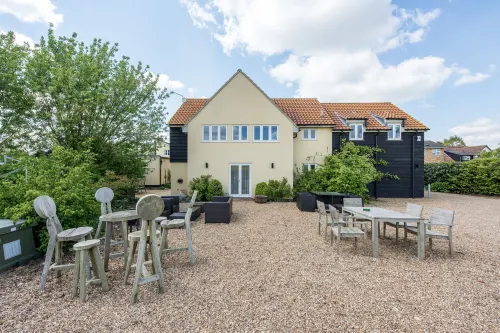 The Pheasant Public House & Hotel Hotels in Halstead