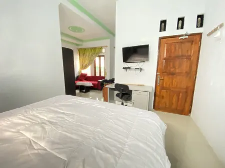 RedDoorz Syariah Near RS Mitra Siaga Отели в г. Kramat