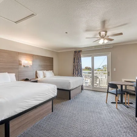 Harbor House Inn