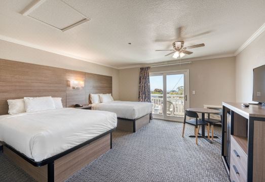 2. 하버 하우스 인..