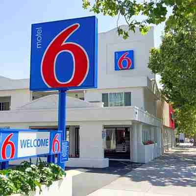 Motel 6 San Jose, CA - Convention Center Hotel Exterior