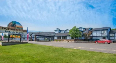 Pictured Rocks Inn and Suites Hotel di Grand Island Township