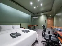 Rosenheim Hotel dekat Pom Bensin Munbong