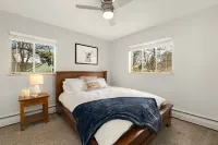 Old Town Condo by Library Park | Walk Everywhere!