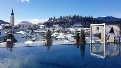 Abinea Dolomiti Romantic Spa Hôtels à : Villandro